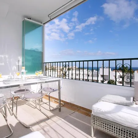 Scandinavian Style With Amazing Sea Views And South West Facing Sunny Terrace In Miraflores Walking Distance To The Beach! Appartement Málaga