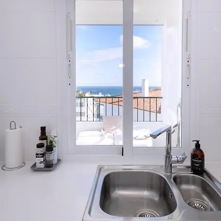 Apartamento Scandinavian Style With Amazing Sea Views And South West Facing Sunny Terrace In Miraflores Walking Distance To The Beach! *