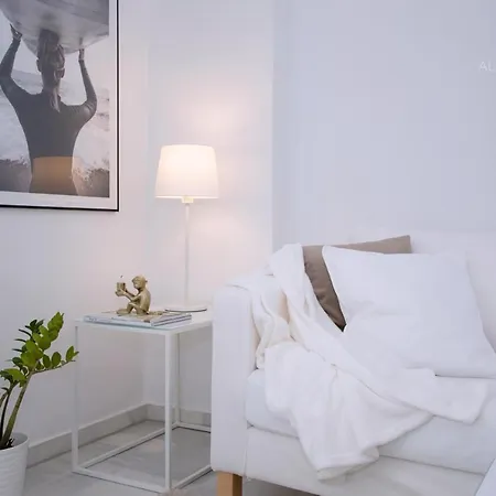 Appartement Scandinavian Style With Amazing Sea Views And South West Facing Sunny Terrace In Miraflores Walking Distance To The Beach! Málaga