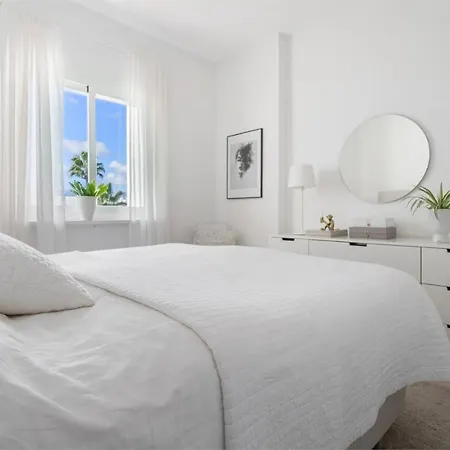 Scandinavian Style With Amazing Sea Views And South West Facing Sunny Terrace In Miraflores Walking Distance To The Beach! Appartement Málaga