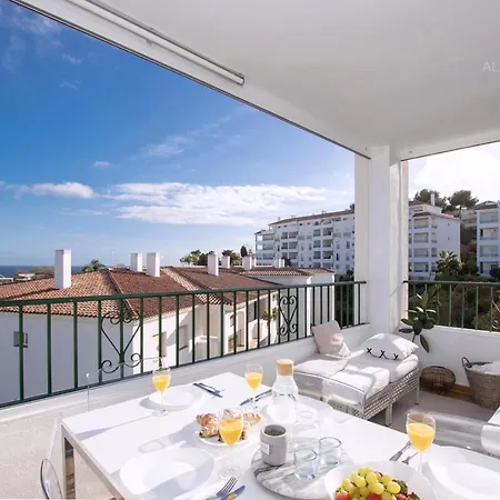 Scandinavian Style With Amazing Sea Views And South West Facing Sunny Terrace In Miraflores Walking Distance To The Beach! 말라가